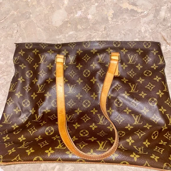 AUTHENTIC Louis Vuitton Purse! - Picture 3 of 8